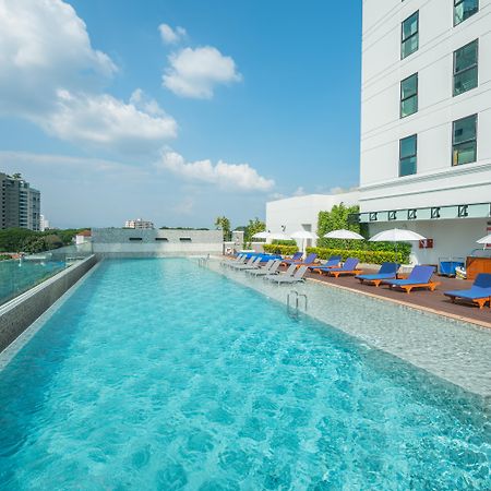 The Empress Premier Chiang Mai - Sha Extra Plus Экстерьер фото The swimming pool at the hotel