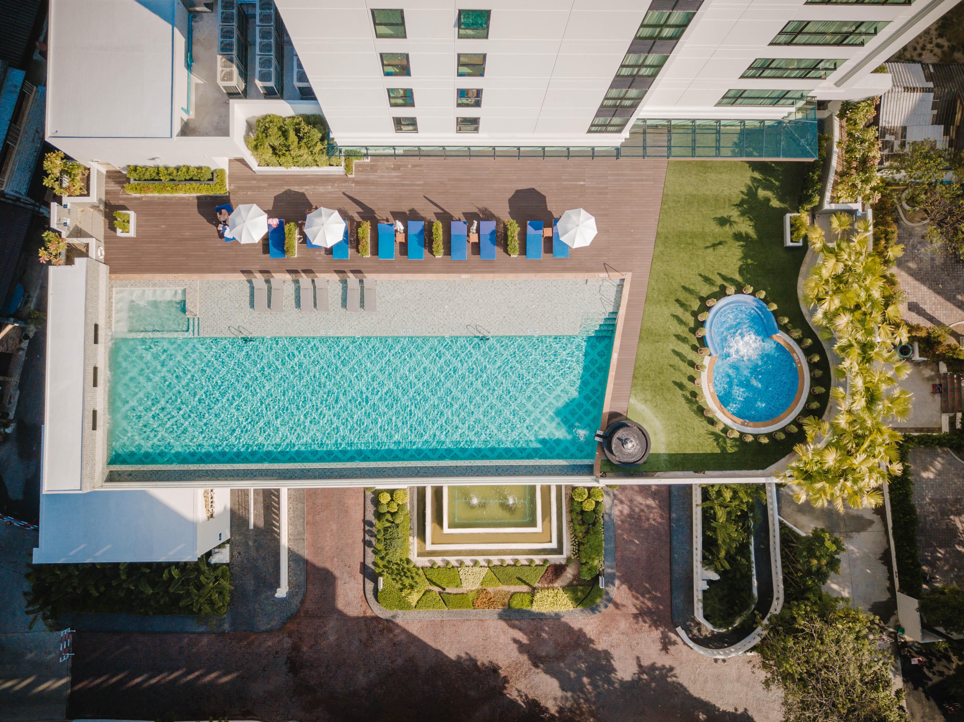 The Empress Premier Chiang Mai - Sha Extra Plus Экстерьер фото Aerial view of the pool at the hotel