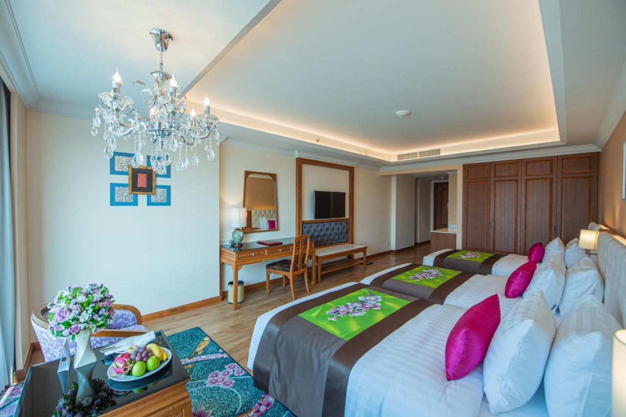 The Empress Premier Chiang Mai - Sha Extra Plus Экстерьер фото Deluxe Suite