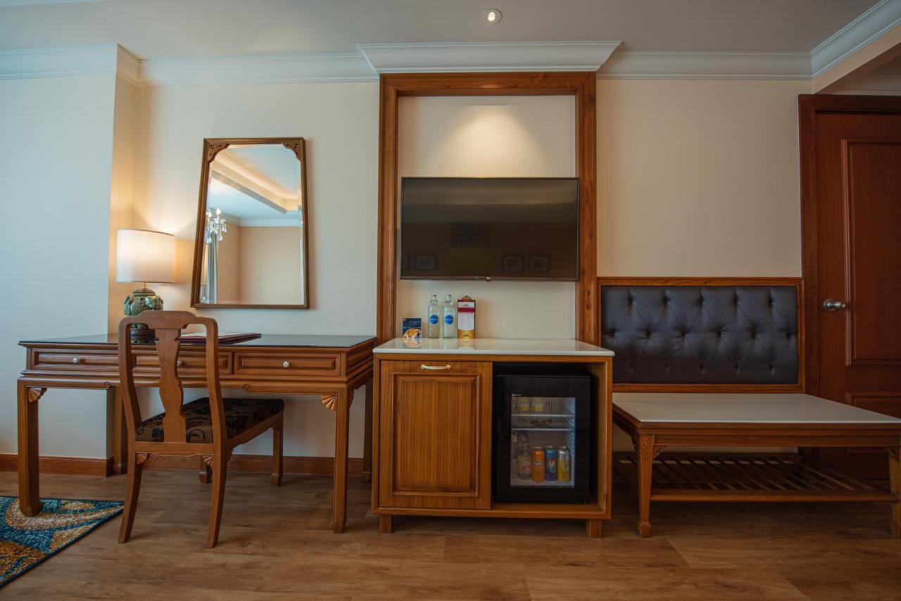 The Empress Premier Chiang Mai - Sha Extra Plus Экстерьер фото A room at the hotel